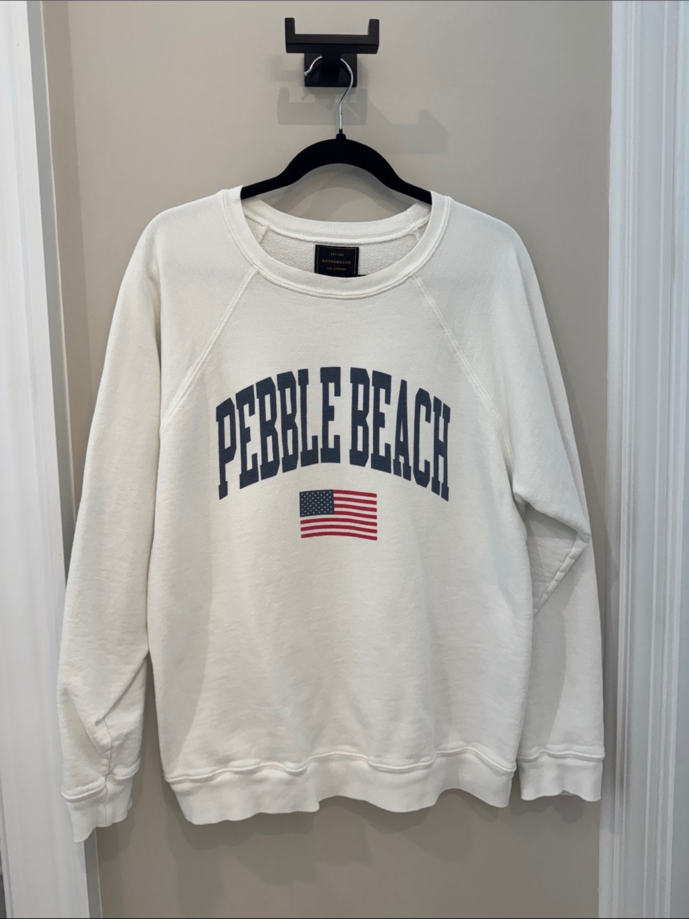 Pebble Beach White Crewneck Sweatshirt with Flag Graphic